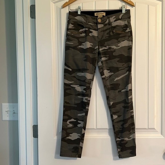 Democracy Denim - Democracy Ab technology CAMO Pants Jeans Size 4